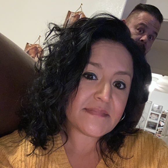 Meet your Posher, Gloria - Picture 1 of 1